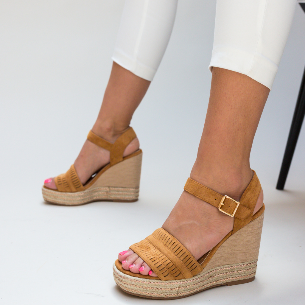 Sandale de plaja camel cu platforma trendy Tierney online