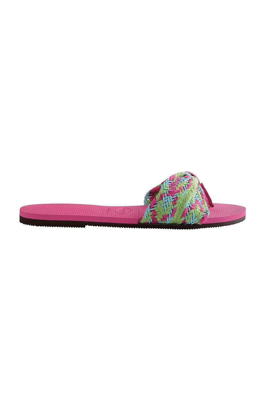 Slapi dama roz Havaianas de zi din material textil cu sintetic cu toc plat